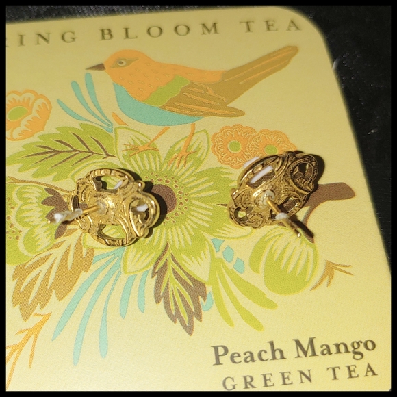 Vintage Small Pale Pink Rose Post Earrings - Picture 4 of 4